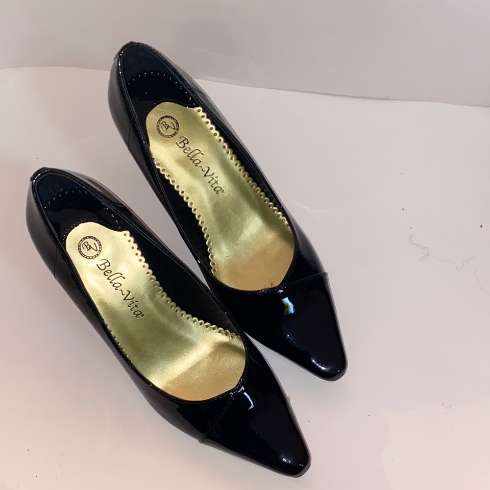 Bella Vita Glossy Black Heels